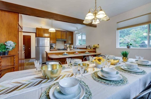 Lake Forest Park House | Peaceful Retreat Serene Lake Forest Park House