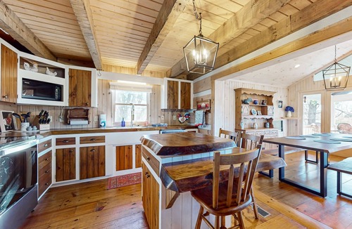Sky Valley House | Peaceful retreat with stunning mountain views and modern amenities