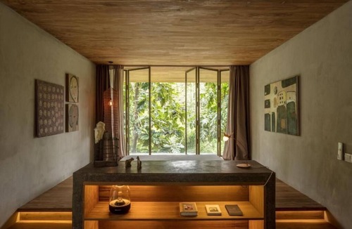 Kediri Villa | Peaceful river and jungle views, 6 bedrooms, close to beaches.
