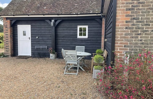 Peasmarsh Cottage | Peaceful rural detached coach house cottage near Rye.