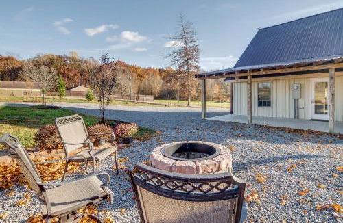 Russell Springs House | Peaceful Russell Springs Home w/Fire Pit & Pond!