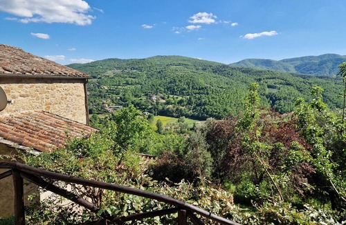 San Leo Bastia House | Peaceful rustic house with stunning views, garden and pergola.