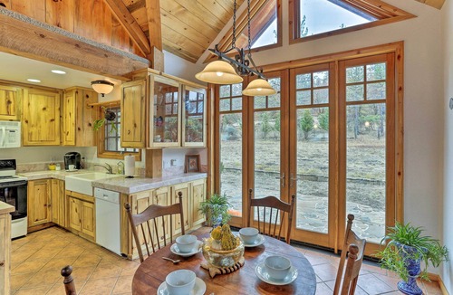 Weaverville Cabin | Peaceful Shasta Cascade Getaway on 15-Acre Ranch!
