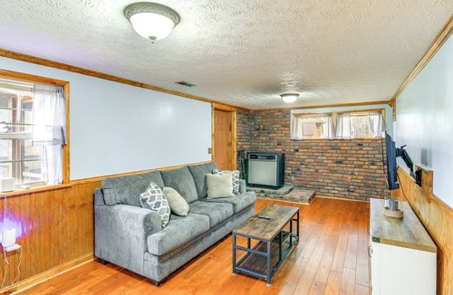 Abingdon Cabin | Peaceful South Holston Lake Cabin w/Dock & Deck!