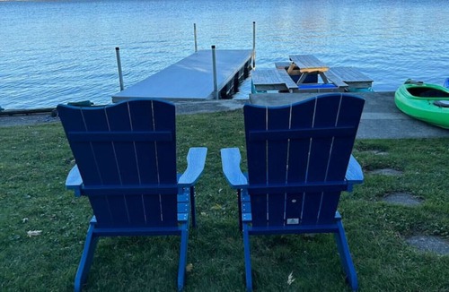 Waterford House | Peaceful Spacious Home on Crescent Lake Sleeps 8
