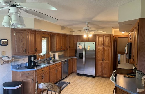 Keosauqua House | Peaceful, spacious 4 bedroom house in the country - Gazebo/Pond