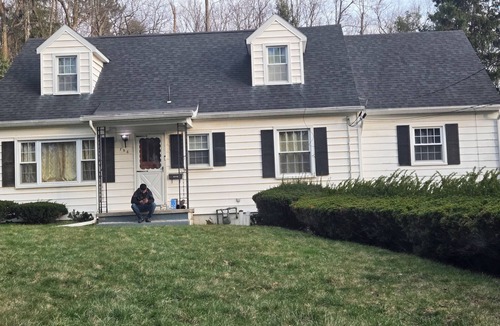 Southmont House | Peaceful, spacious and newly renovated house with AC in charming Hill top