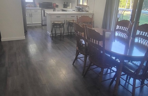 Tomah House | Peaceful, Spacious, Country 4-bedroom house with WiFi in charming Tomah