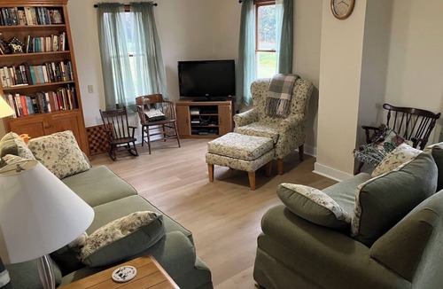 Clearville Other | Peaceful, spacious farmhouse getaway with views, nature, hiking and biking