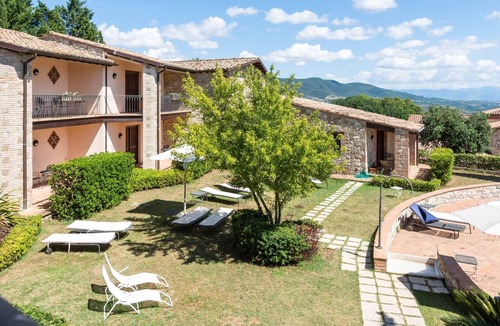Canalicchio Villa | Peaceful Stay in Collazzone Hills