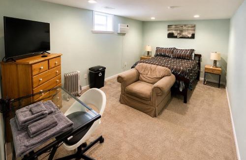 Milford House | Peaceful Stay-Private Lower Level with Private Bath
