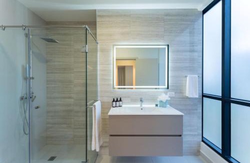 Costa del Este House | Peaceful Studio for Rent with Prime Park Views in Panama City