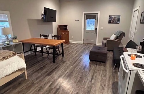 Portland Apartment | Peaceful studio with AC in charming Portland