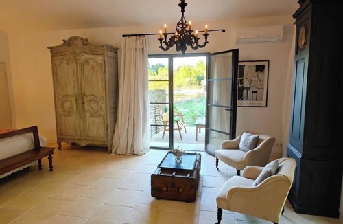 La Tour-d'Aigues House | Peaceful studio with private pool in Luberon
