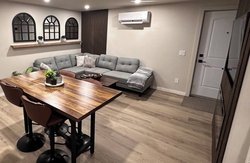 East Kootenay House | Peaceful suite at Shadow Mountain, in the heart of nature, near all amenities!