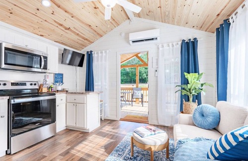 Guntersville Cottage | Peaceful Tiny Retreat Near Lake Guntersville