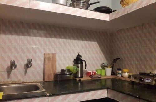 Manali Apartment | Peaceful & Tiny Studio Apartment @Manali w/Wi-Fi + Kitchen, Centrally Located.