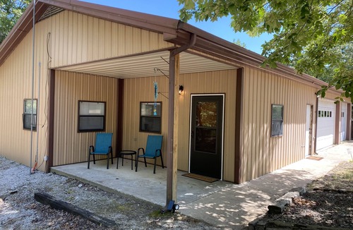 Evening Shade Apartment | Peaceful updated studio near Lake Tenkiller