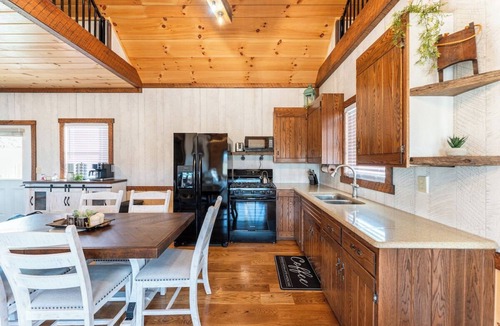 Sugarcreek House | Peaceful Valley Retreat