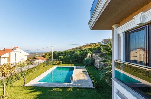 Masukiye Villa | Peaceful Villa with Private Pool and Garden in Kartepe