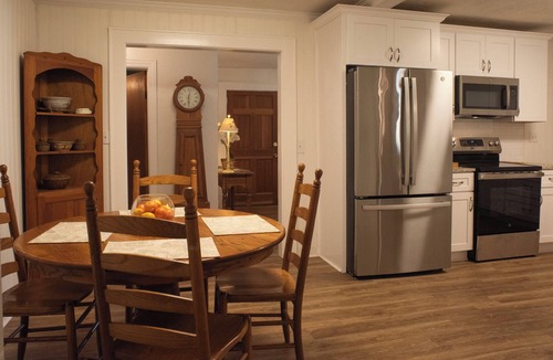 Berea House | Peaceful Vintage Home close to Furman, Downtown, Swamp Rabbit & Traveler's Rest