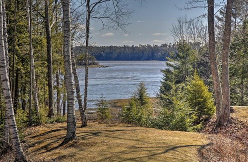 Freeport Apartment | Peaceful Waterfront Apt w/Deck, 22 Mi to Portland