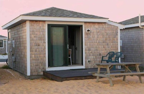 North Truro Cabin | Peaceful Waterfront Beach Cottage!