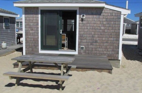 North Truro Cabin | Peaceful Waterfront Beach Cottage!
