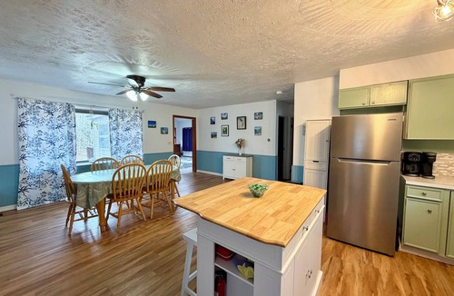 Wolcott House | Peaceful Waterfront property