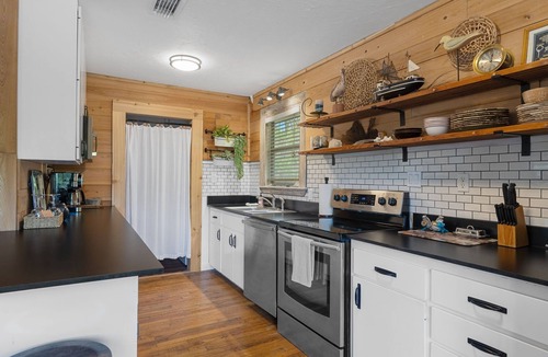 Yankeetown House | Peaceful Waterfront Escape on Withlacoochee Private Dock, Old Florida Charm