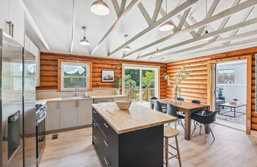 White Bluff Cabin | Peaceful White Bluff Vacation Rental w/ Pool!