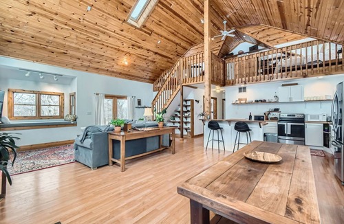 Delaware Cabin | Peaceful Wooded River Retreat to relax, recharge and to make memories.