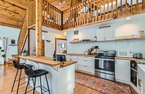 Delaware Cabin | Peaceful Wooded River Retreat to relax, recharge and to make memories.