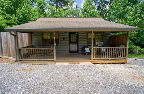 Helen Cabin | Peaceful wooded setting - Short Walk to Downtown! New Hot Tub and Roku tv.
