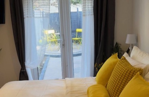 Chelmsford Apartment | Peacefull Springfield Studio Flat.