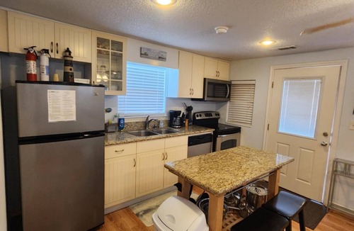Cedar Lane Cottage | Peach House close to ICW & Sargent beach