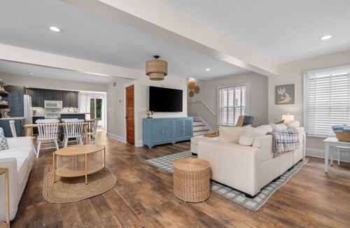 Manitou Beach-Devils Lake House | Peach Beach Retreat: 5BR Irish Hills Getaway, 2 Docks, Devils & Round Lake