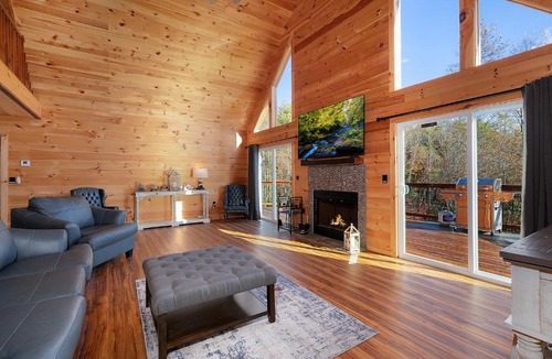 Hemp House | Peaches & Streams