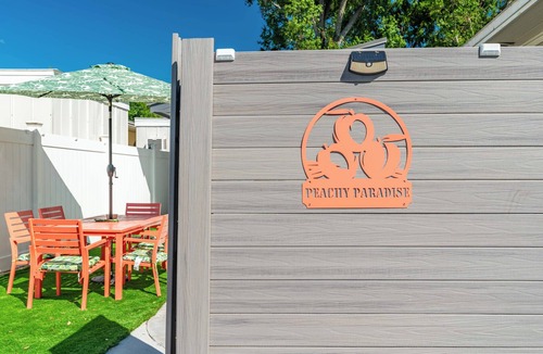 Tampa House | Peachy Paradise Tiny home getaway near Raymond James & Downtown Tampa