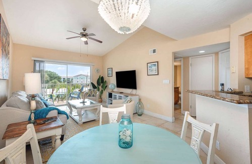 Ocean Side Village Condo | Peacock · Bright Beachy King Bed Condo · Half Mile to Beach