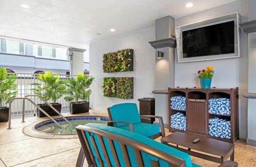 Anaheim Resort Resort | Peacock Suites