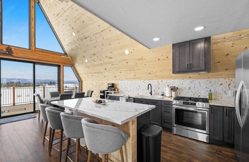 Donnelly House | Peak-A-View - Beautiful pet friendly A-frame on 2 acres w/panoramic views and trailer parking