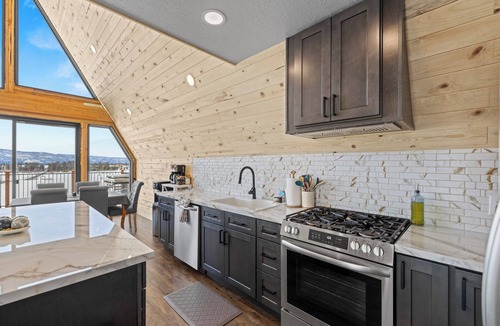 Donnelly House | Peak-A-View - Beautiful pet friendly A-frame on 2 acres w/panoramic views and trailer parking