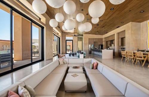 Panorama Heights Resort | Peak by Fieldtrip - 8 BR Modern Oasis - 2 Pools