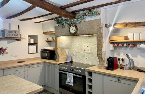 Stoney Middleton House | Peak District Retreat - Hope Valley - Dogs Welcome