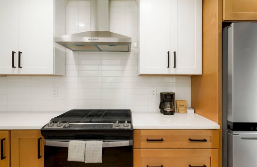 Littleton House | Peak State | Hot Tub, Sauna & Arcade