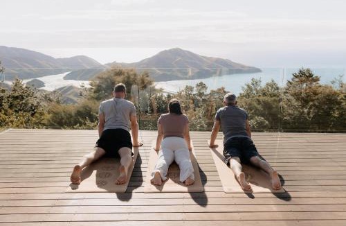 Whangamoa Villa | Peak View Retreat