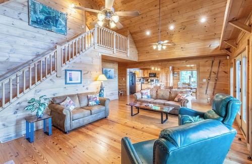 Maggie Valley Cabin | Peakview/Breathtaking Views!