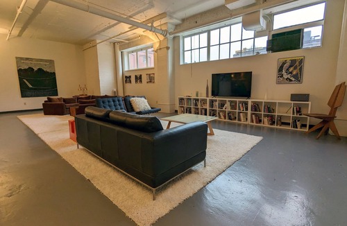 Pearl District Condo | Pearl District Art Loft: Urban Luxury with Parking!