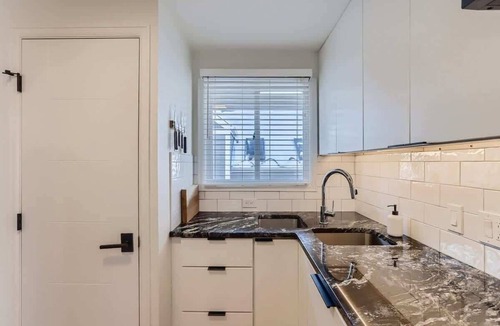Panorama Heights Apartment | Pearl St 1BR | Walkable, Remodeled, Covered Spot
